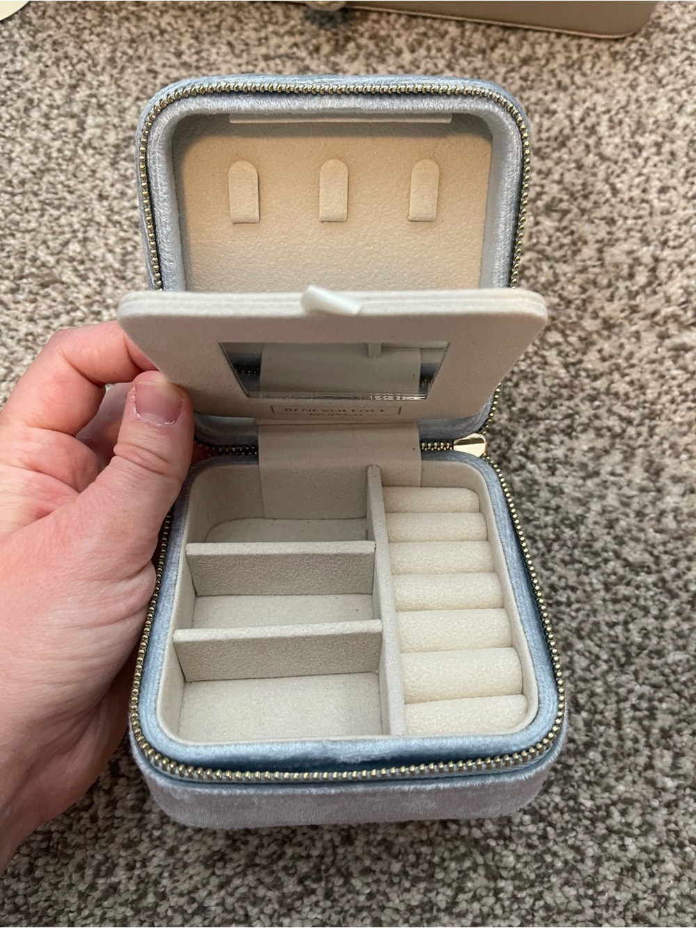 Travel jewelry box